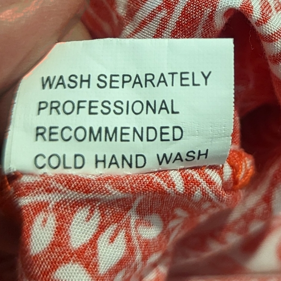 Red and cream dress. Wear as dress or as tunic. Adjustable length. - Picture 7 of 7